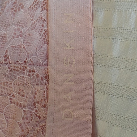 NWT Danskin Soft Lace Pink/Blush Bra XL - Picture 3 of 11